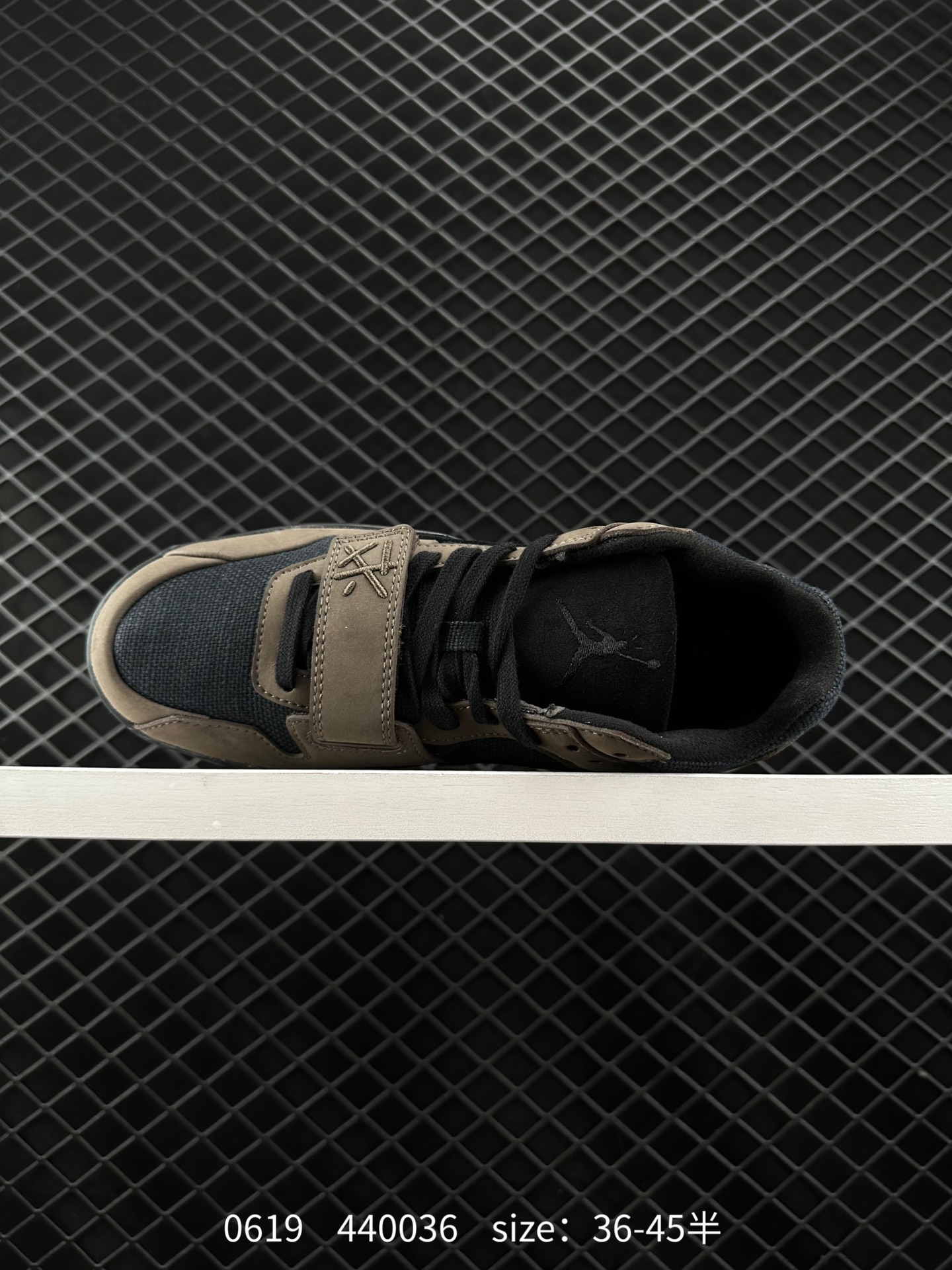 Travis Scott x Air Jordan Cut The Check